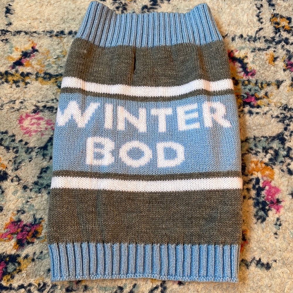 Small winter bod pet sweater sooo cute!!!